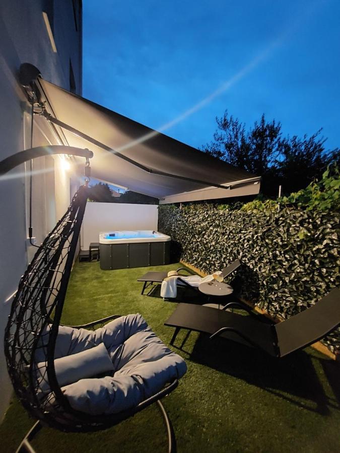 Garden Apartment Leoma With Free Parking! Zára Kültér fotó