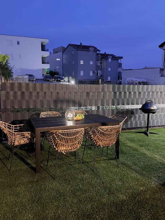 Garden Apartment Leoma With Free Parking! Zára Kültér fotó