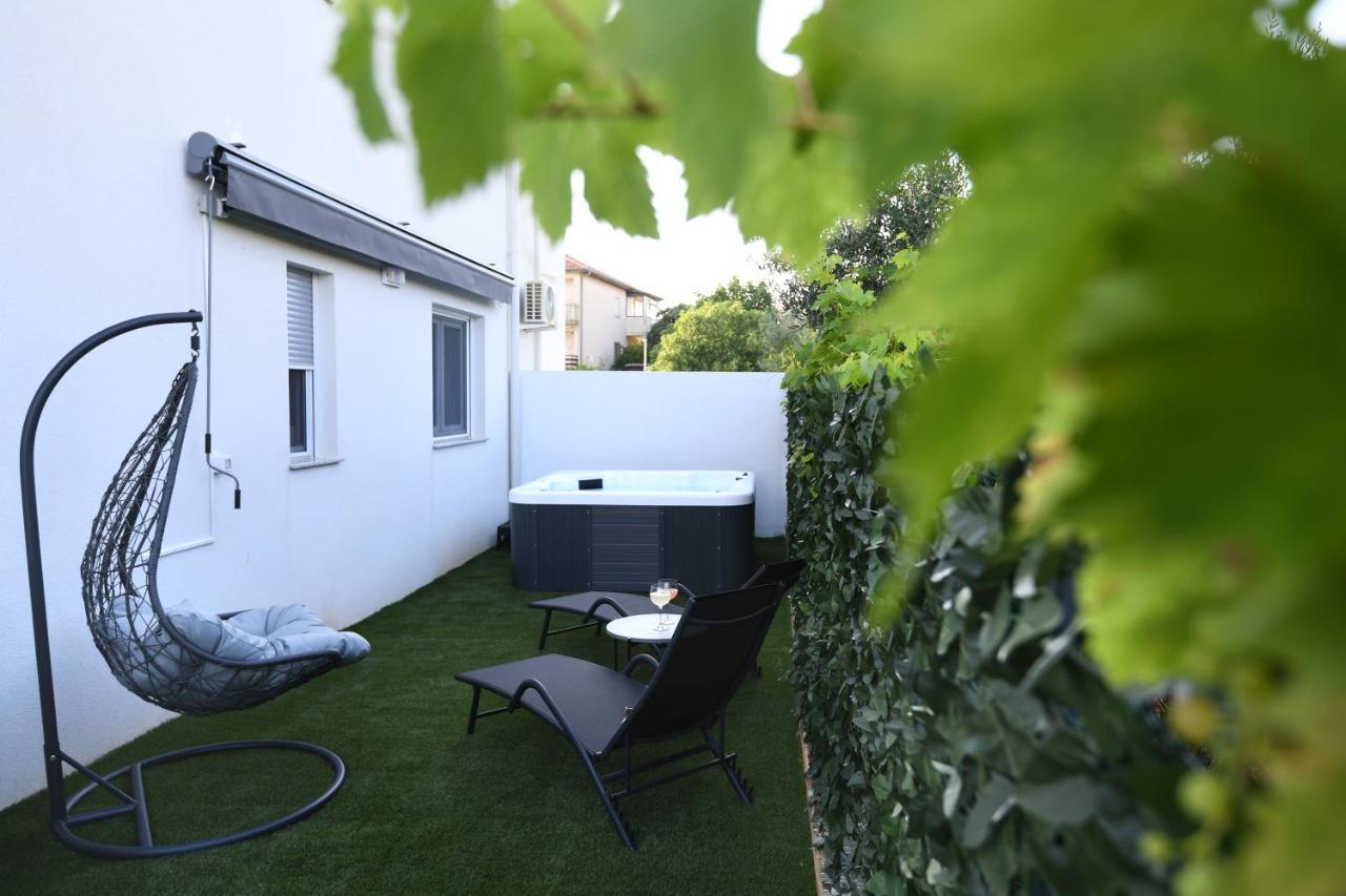 Garden Apartment Leoma With Free Parking! Zára Kültér fotó