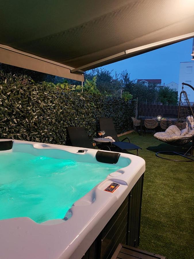 Garden Apartment Leoma With Free Parking! Zára Kültér fotó